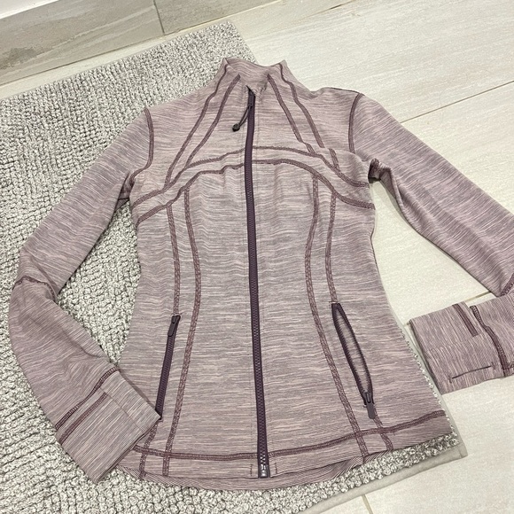 Lululemon Define Jacket
Wee Are From Space Frosted Mulberry Black Currant size 4 - Picture 6 of 8